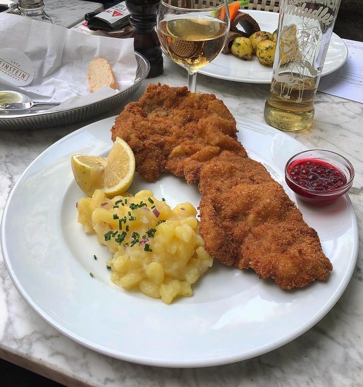 Cafe Einstern