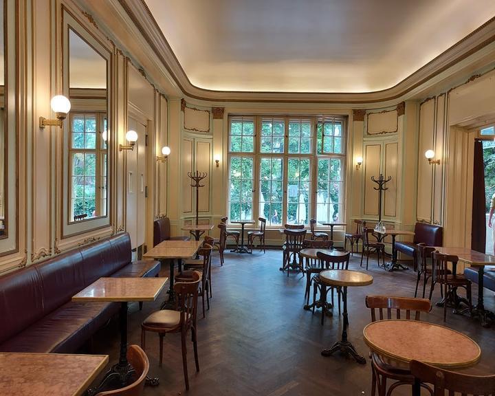 Cafe Einstern