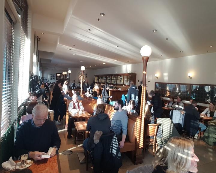Cafe Einstern