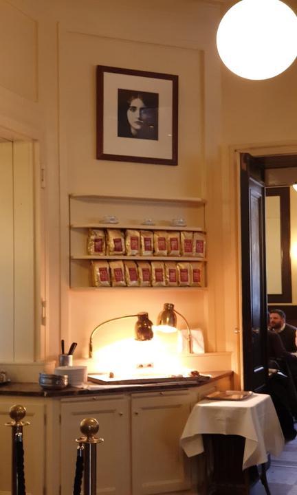 Cafe Einstern