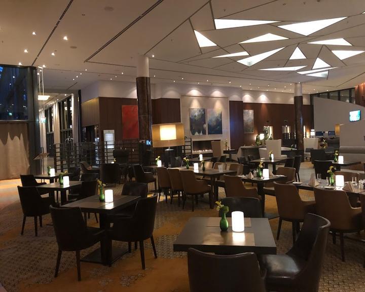 Ellipse Lounge