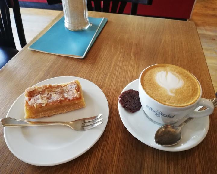 Chez Wilma - Cafe Bar & Petits Delices