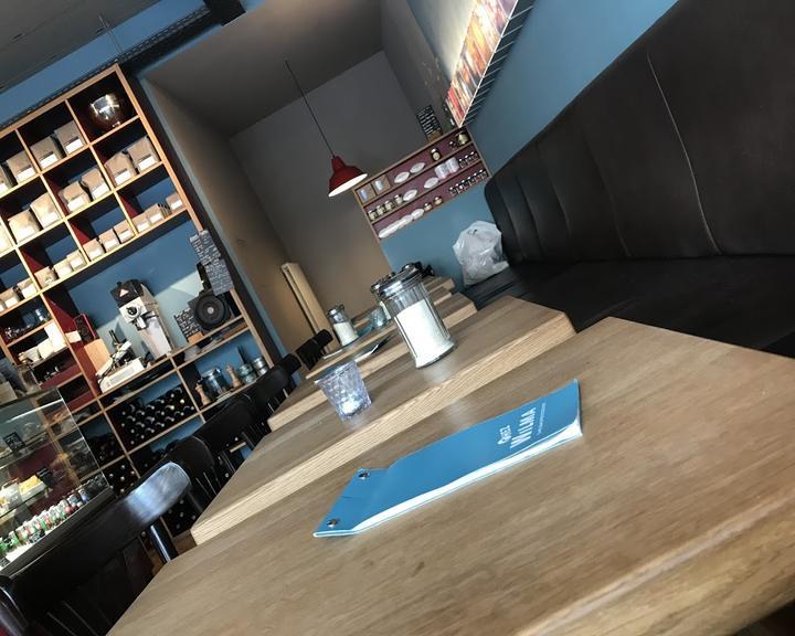 Chez Wilma - Cafe Bar & Petits Delices