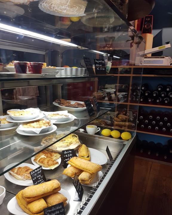Chez Wilma - Cafe Bar & Petits Delices
