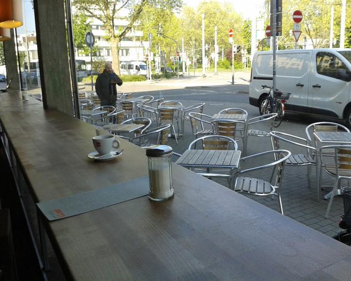 P11 Cafe Bar