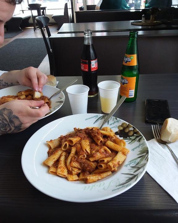 Akropolis Grill Pizzeria