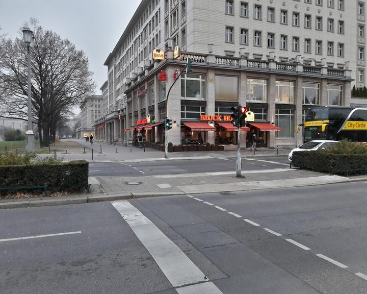 BLOCK HOUSE Karl-Marx-Allee