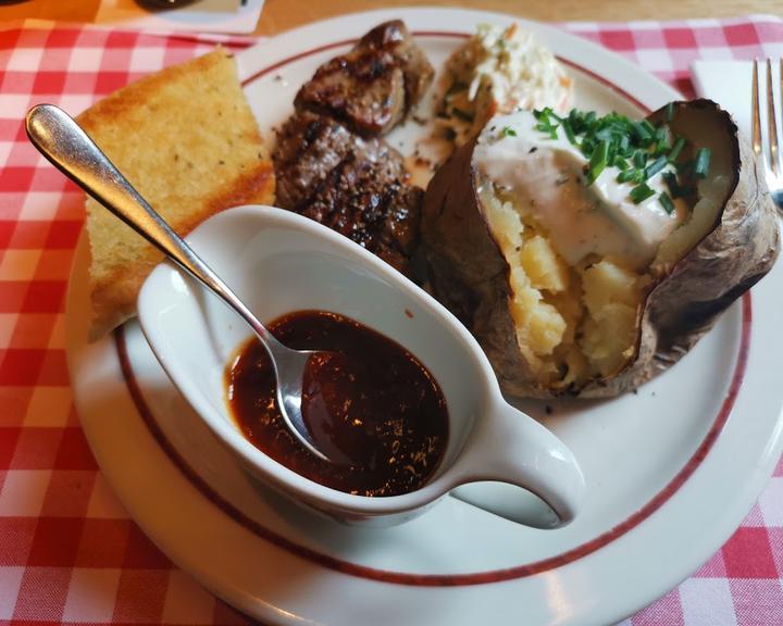 BLOCK HOUSE Karl-Marx-Allee