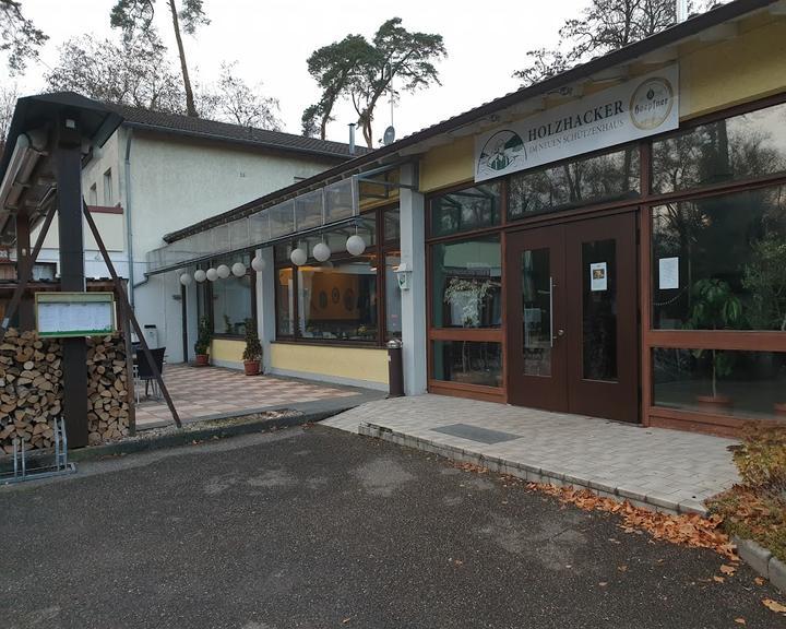 Holzhacker im neuen Schuetzenhaus
