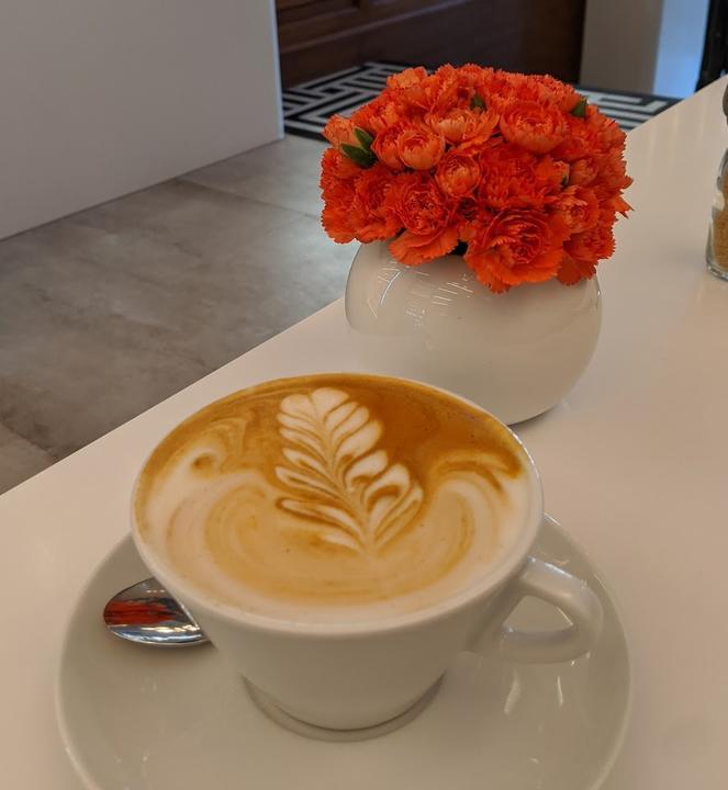 Adlon To Go Coffee Shop
