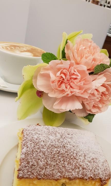 Adlon To Go Coffee Shop