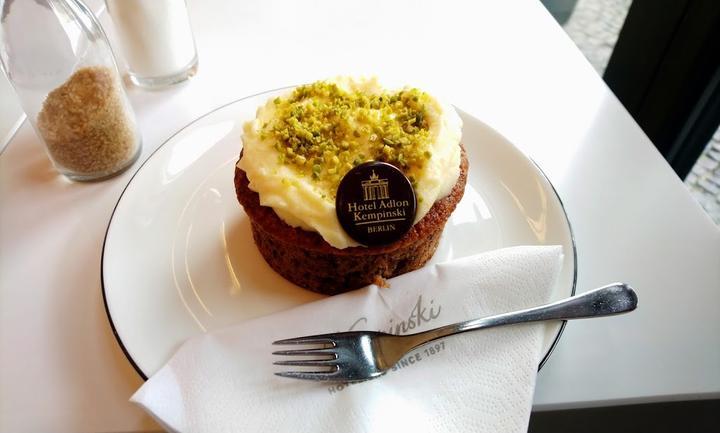 Adlon To Go Coffee Shop