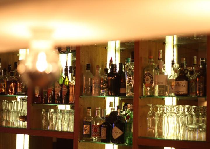 Lino's Bar