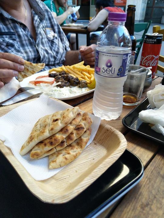 Thios Inn