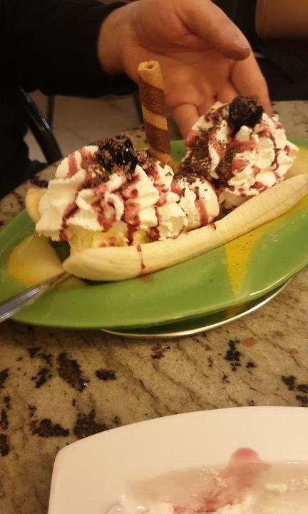 Eis Cafe GelatOne