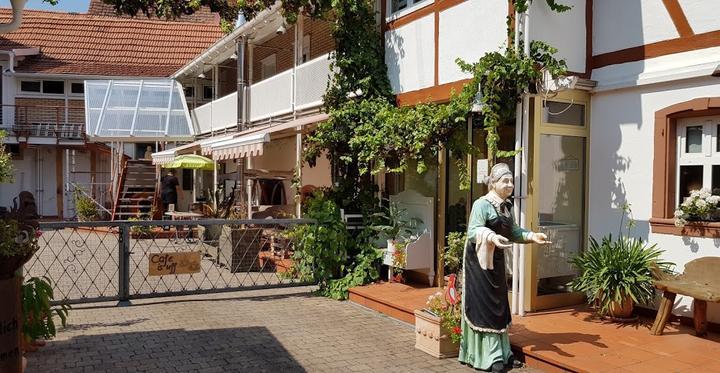 Cafe Nostalgie