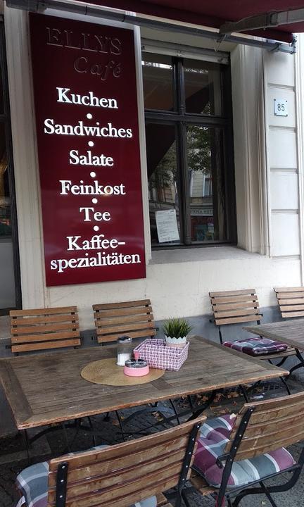 Ellys Back & Café