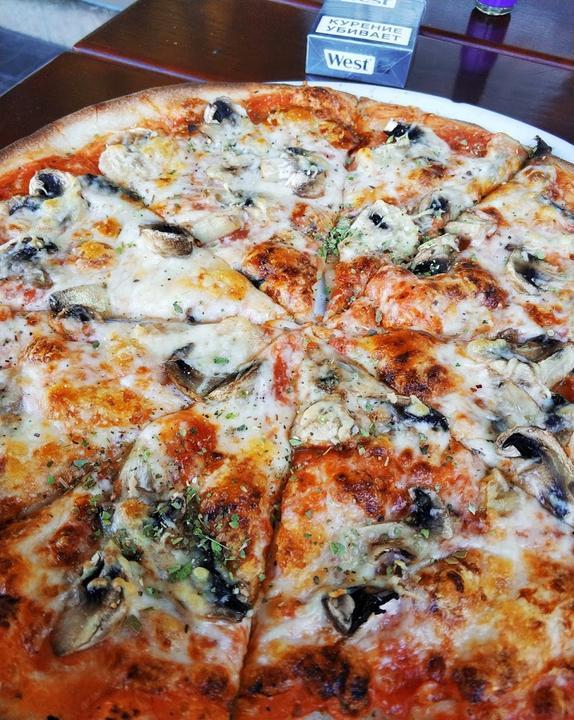 Eataly Pizza, Pasta, Salate