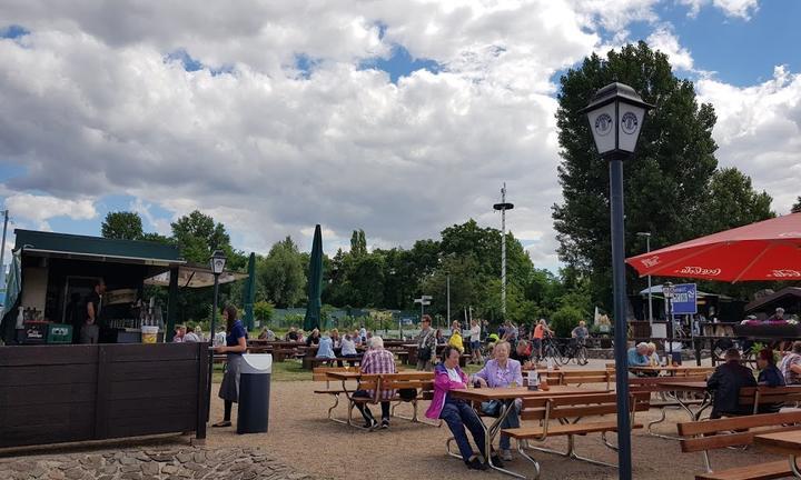 Elbterrassen Biergarten an der Elbe