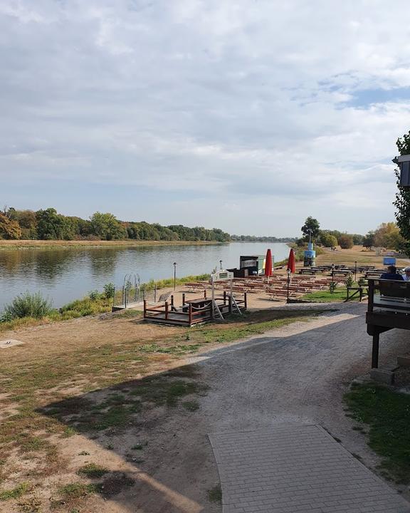 Elbterrassen Biergarten an der Elbe