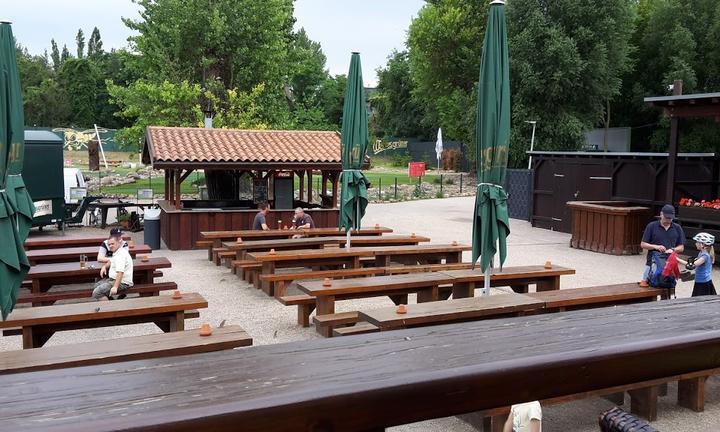 Elbterrassen Biergarten an der Elbe