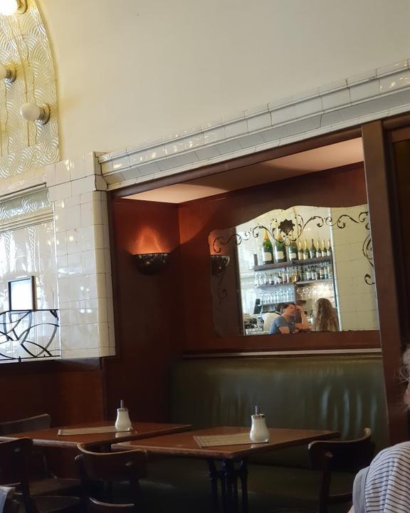 Cafe Paris