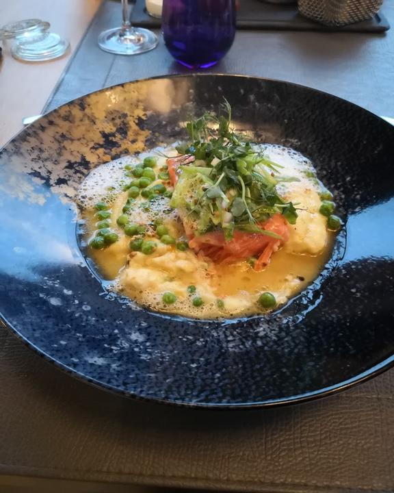 UPTOWN Sky Lounge & Restaurant
