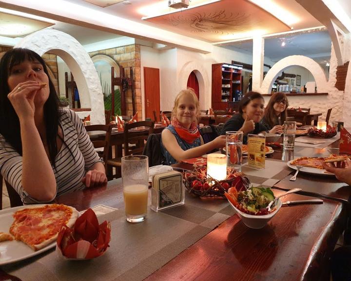 Bowling Roma Restaurant