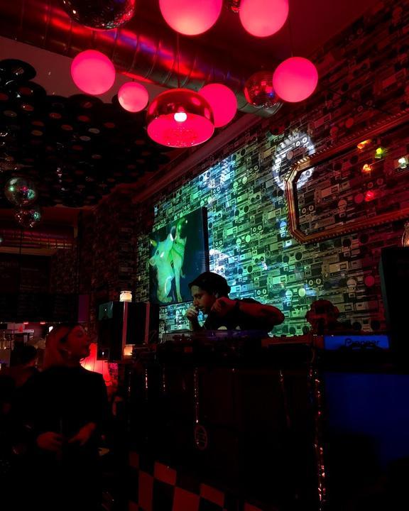 Radio The Label-Bar