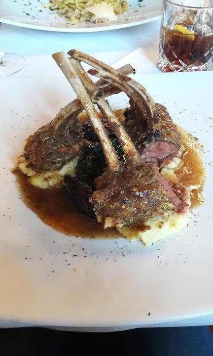 Villari Restaurant & Winebar