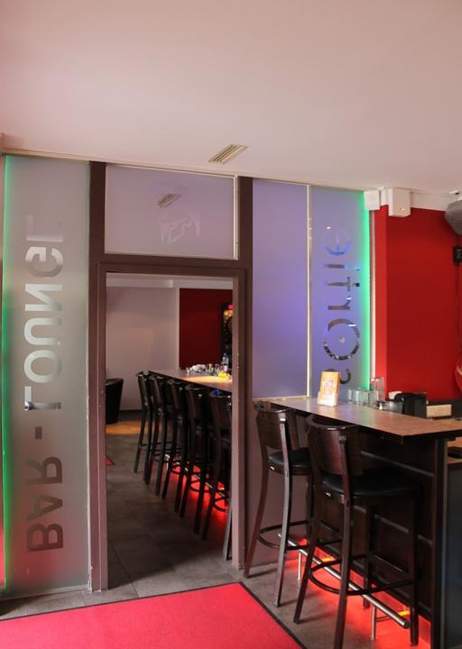 Sortie Bar & Lounge