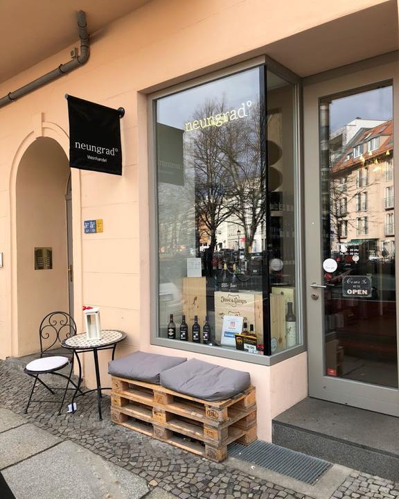 Weinhandlung neungrad°