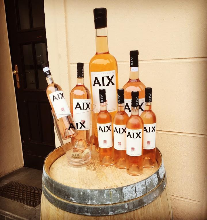 Weinhandlung neungrad°