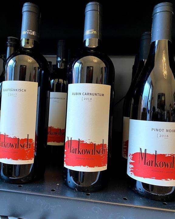Weinhandlung neungrad°
