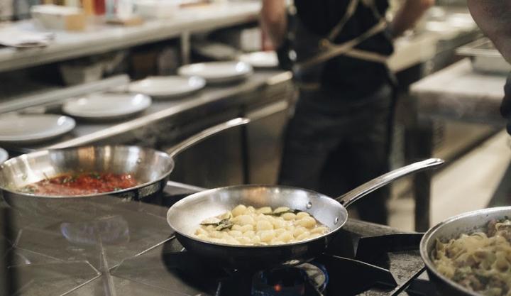 Mani In Pasta