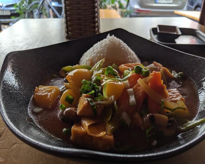 Hum Vegan Cuisine