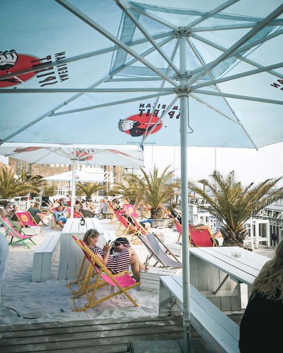 Dock 3 Beachclub