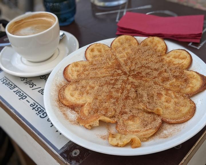 Cafe Lux