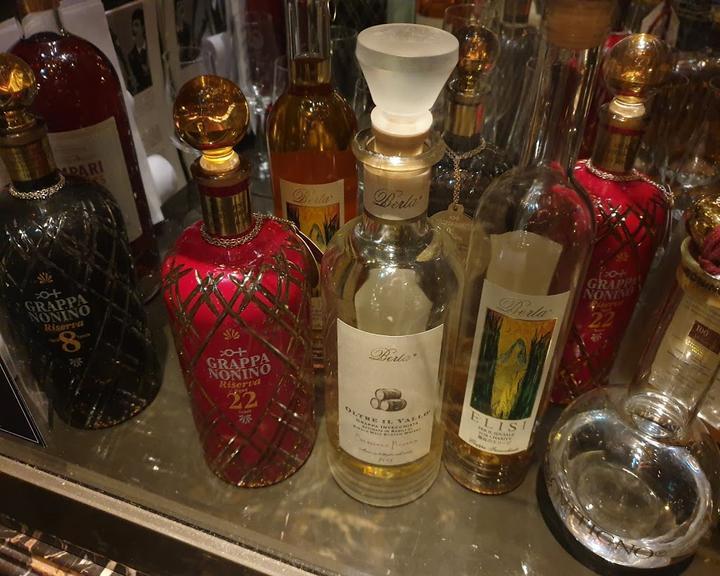 Capella Bar & Cigar Lounge