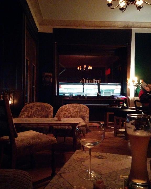 Fredericks Cafe & Bar