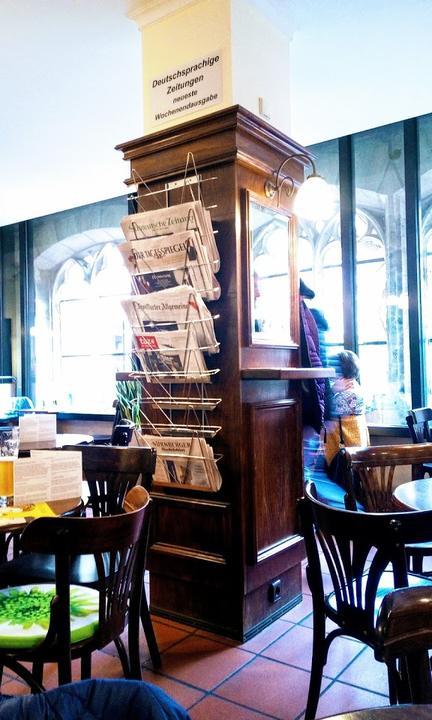 Zeitungs Cafe Hermann Kesten