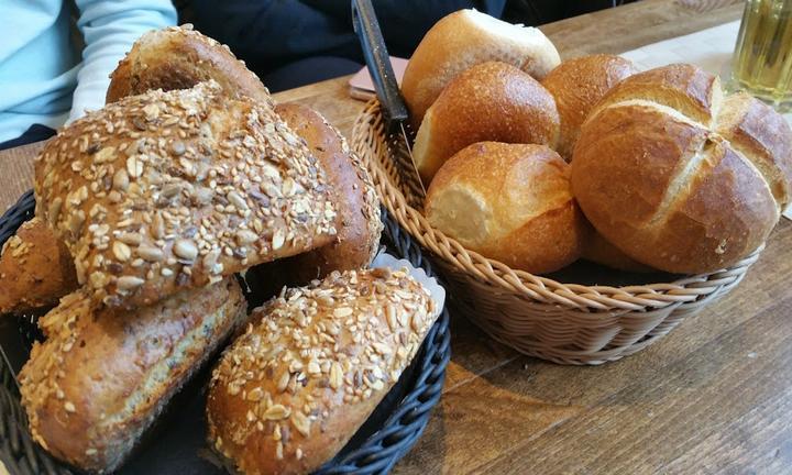 Reis Backerei Konditorei Cafe