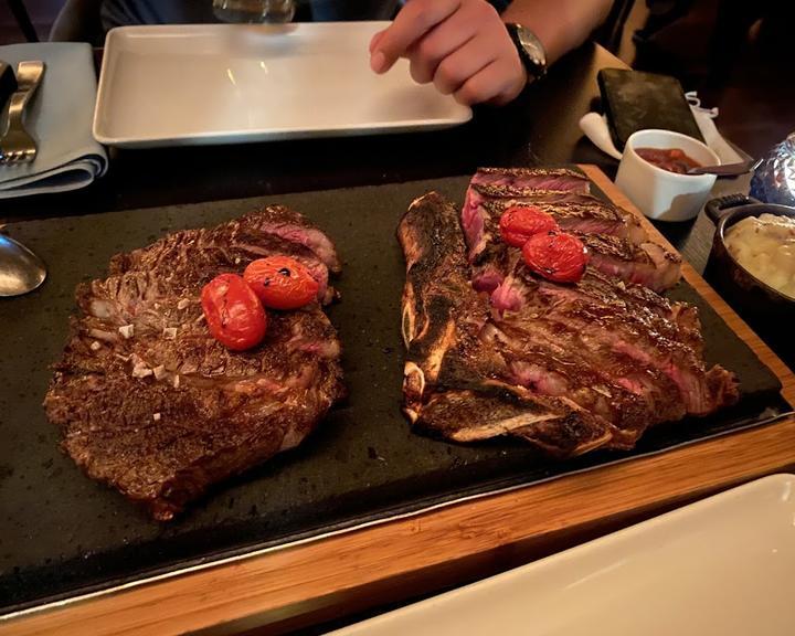 [M]eatery Bar + Restaurant Hamburg
