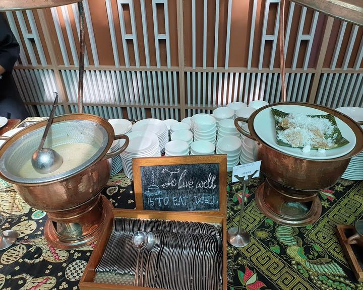 BRANCHE Restaurant, Bar & Lounge