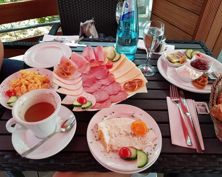 Paparazzo Cafe Bar