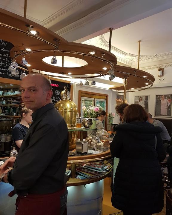 Frau Holle - Mode Kunst Cafe