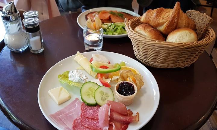 Cafe Behring