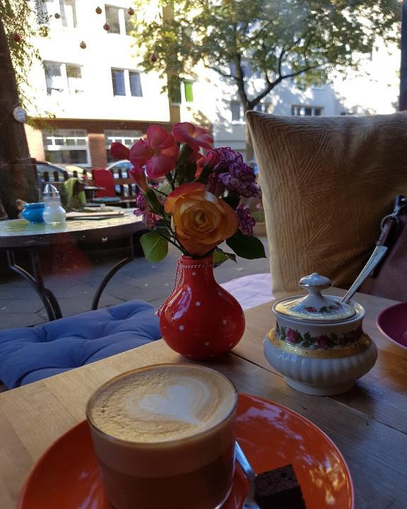 Suli's Café