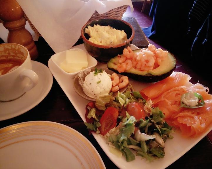 Suli's Café