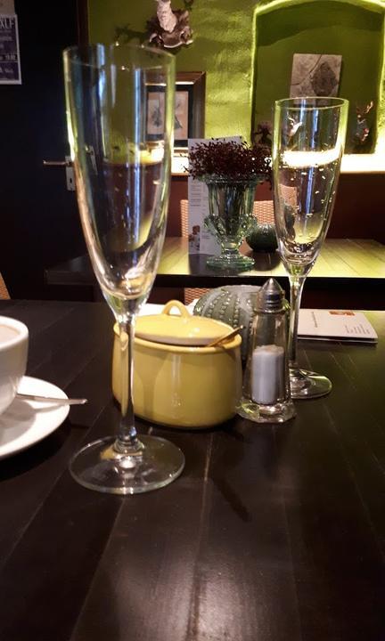 BO'CA Café meets Wine